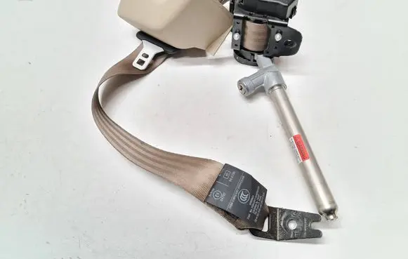 Volvo XC70 Rear seatbelt 1000069 2005091104