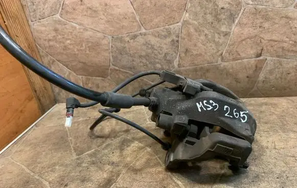 Mercedes-Benz CLS C218 X218 Rear brake caliper 