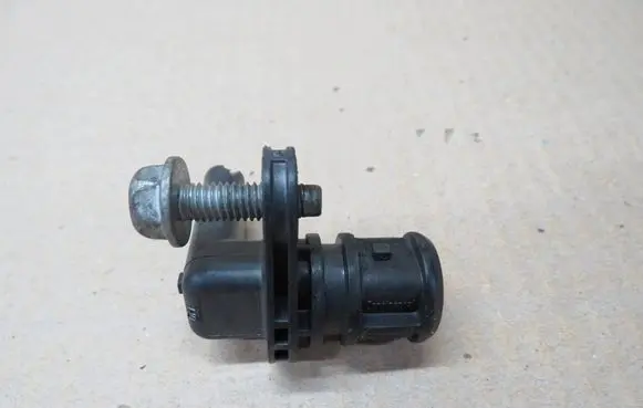 Opel Insignia A Crankshaft position sensor 55578308 10172002323 010F06260
