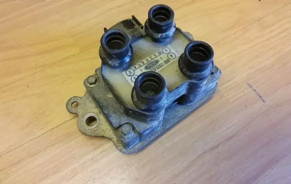Ford Escort High voltage ignition coil 88SF12029A2A