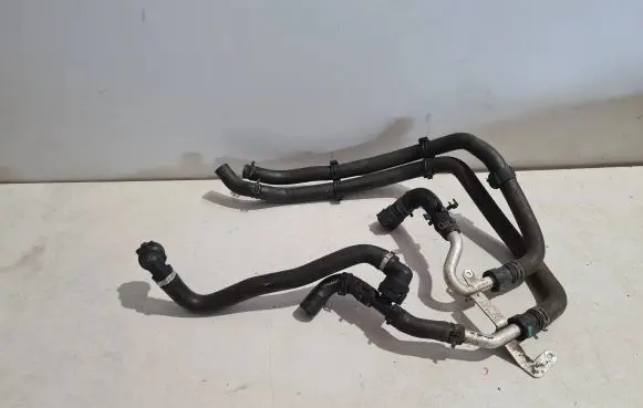 Jaguar F-Pace Engine coolant pipe/hose GX7318C266AD GX738A589AF