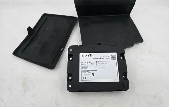 Jeep Compass Wireless charging module 52195492 0000006210 10R0622348