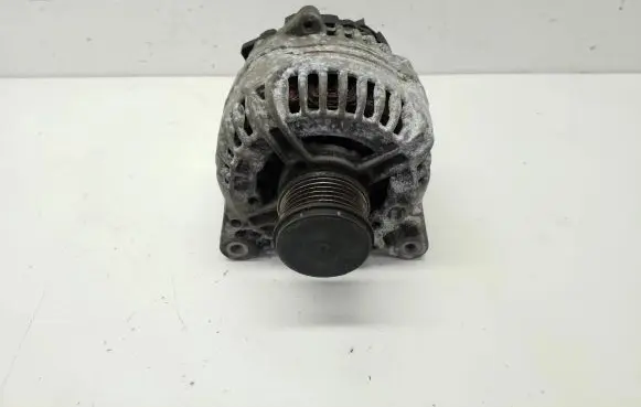 Nissan Juke I F15 Generator/alternator F00MA45237
