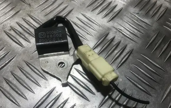 Toyota Avensis T250 Sensor 9008088002 90080-88002