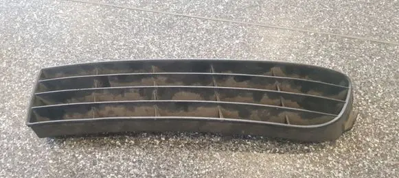 Audi A6 S6 C4 4A Front bumper lower grill 4A0807345J