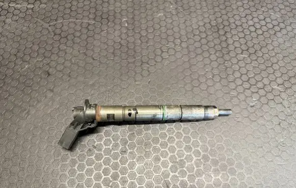 Audi A6 S6 C6 4F Fuel injector 059130277AC 051111 0445115039