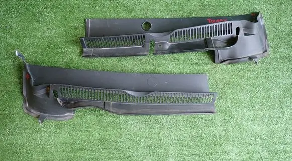 Volkswagen Touran III Wiper trim 