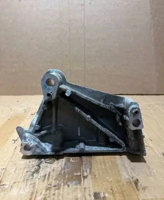 Peugeot 206 Engine mount bracket 9636977280