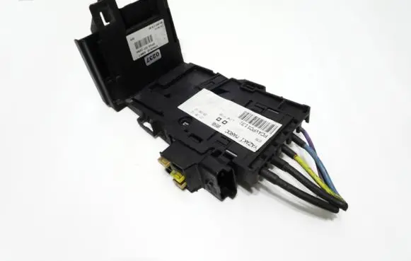 Peugeot 3008 I Fuse module 28236841