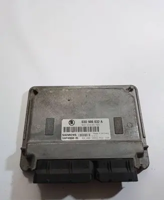 Skoda Fabia Mk1 (6Y) Engine control unit/module 03D906032A 5WP40060