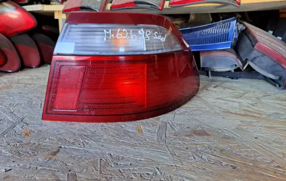 Mazda 626 Rear/tail lights 22061827