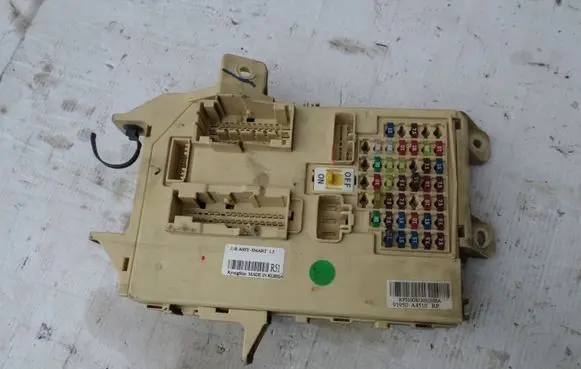 KIA Carens III Fuse module 91950A4510