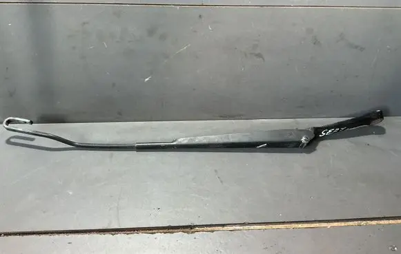 Seat Leon (1M) Front wiper blade arm 1M1955409B