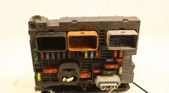 Citroen C4 I Picasso Fuse box set 9675877980