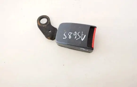 Rear seatbelt buckle
