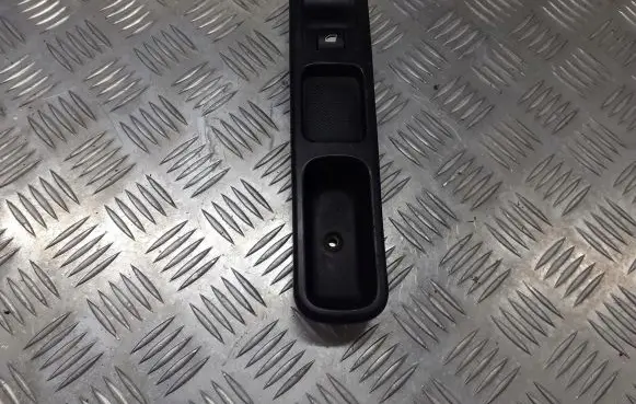 Peugeot 307 Quarter vent window switch 96351625XT