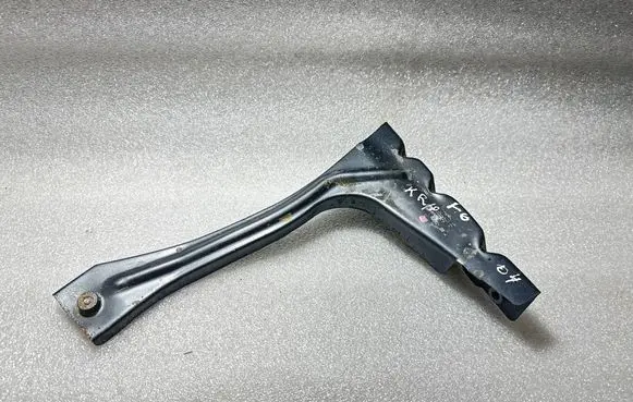 Audi A6 S6 C5 4B Front splash guards bracket 4B0821135A