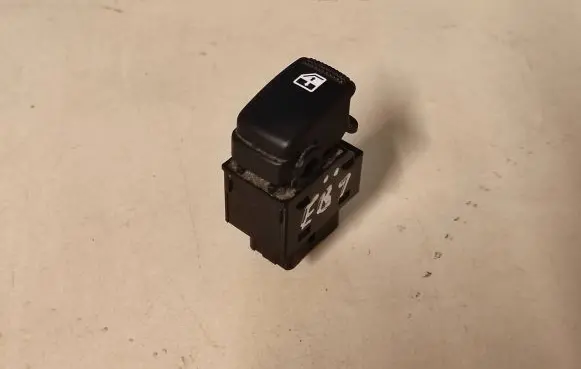 Hyundai Tucson JM Electric window control switch