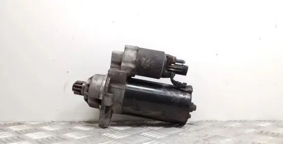 Skoda Yeti (5L) Starter motor 0001123038 20110489