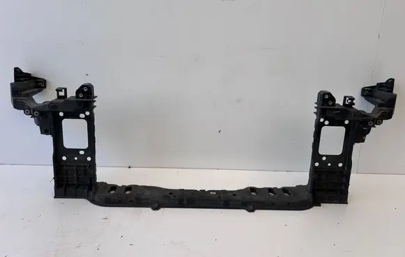 Hyundai i30 Radiator support slam panel 64101-A6000