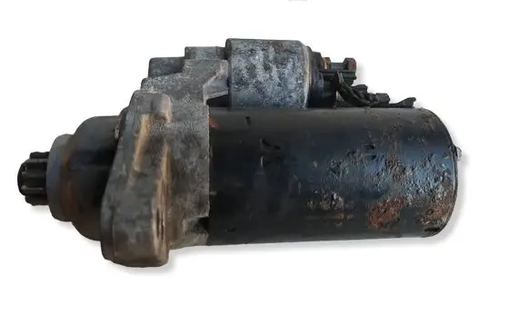 Volkswagen Polo V 6R Starter motor 02Z911021C