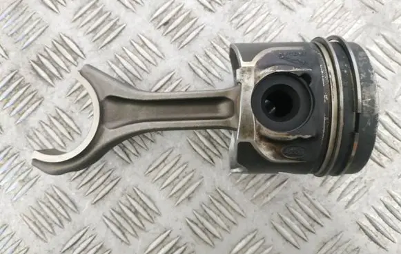 Jaguar XF X250 Piston 083155