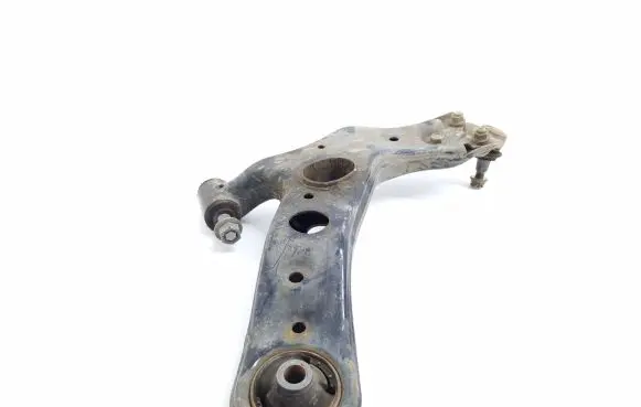 Toyota RAV 4 (XA40) Front lower control arm/wishbone