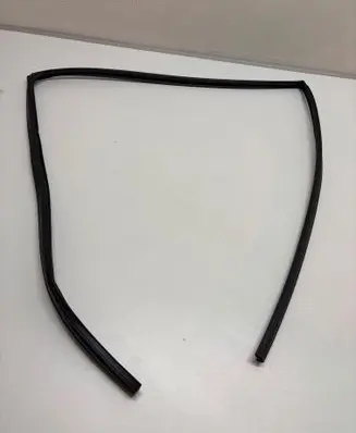 Toyota RAV 4 (XA40) Rubber seal rear door window/glass 