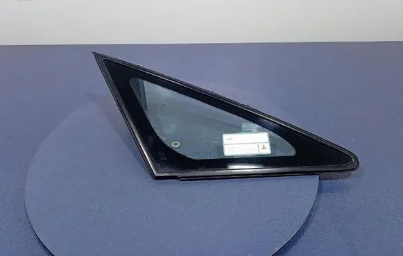 Mitsubishi Grandis Front door vent window glass four-door 