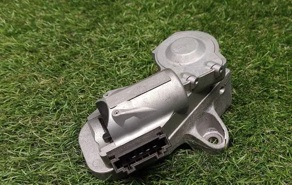 Volkswagen Crafter Ignition lock 9064620130