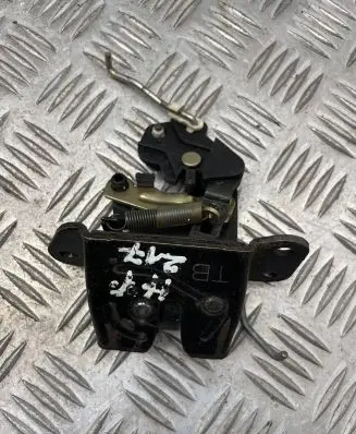 Loading door lock