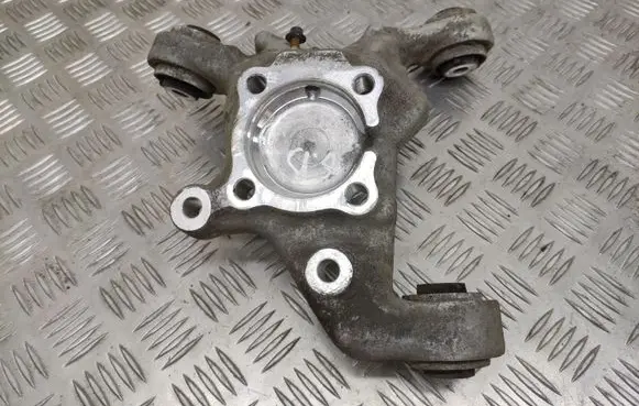 Mercedes-Benz A W176 Rear wheel hub 2460406