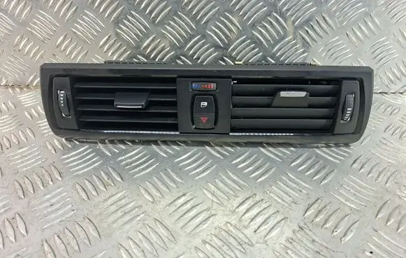 BMW 1 F20 F21 Dash center air vent grill 507892