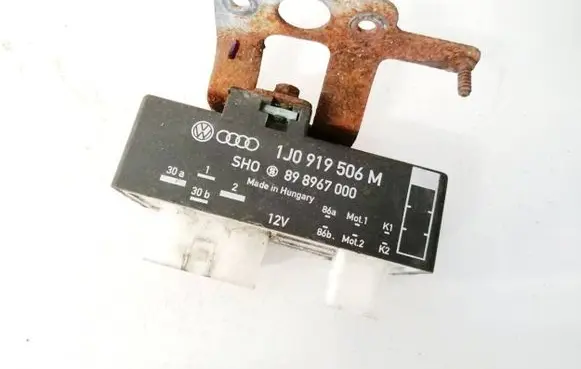 Coolant fan relay