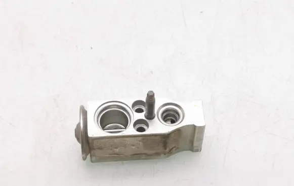 Toyota Aygo AB40 Air conditioning (A/C) expansion valve T1029104J