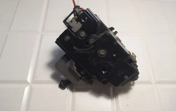 Audi A6 S6 C5 4B Front door lock