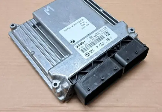BMW 3 E90 E91 Engine control unit/module ECU 7556468 7552178 1039S09114