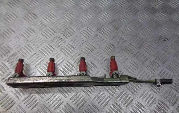 Nissan Primera Fuel main line pipe