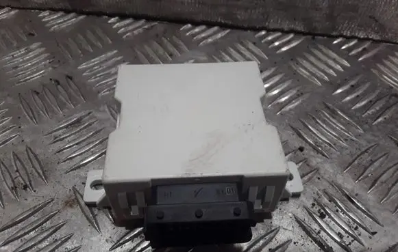 Toyota Avensis T250 Window wiper relay 150696