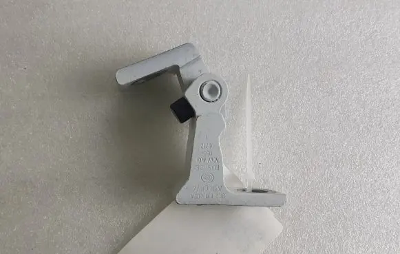 Porsche Cayenne (92A) Rear door lower hinge 8K0831402A A046574