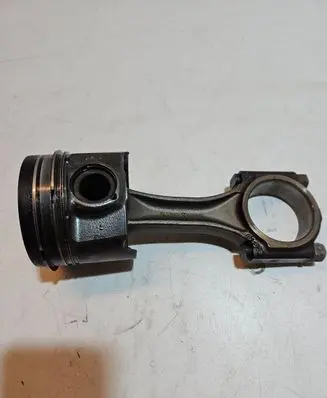 Peugeot 3008 II Piston 9812818680