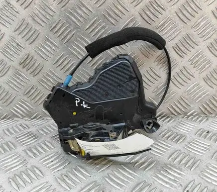 Toyota Land Cruiser (J120) Coupe door lock (next to the handle) 6904033231