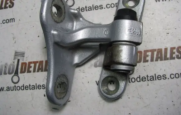 Mercedes-Benz ML W164 Rear door upper hinge