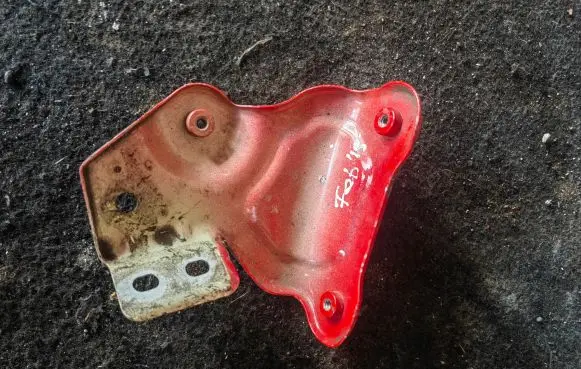 Skoda Fabia Mk3 (NJ) Fender mounting bracket 6V0821142