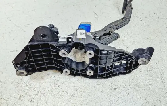 Ford Mondeo MK V Brake pedal DG989F856HD H1714040637E K850E