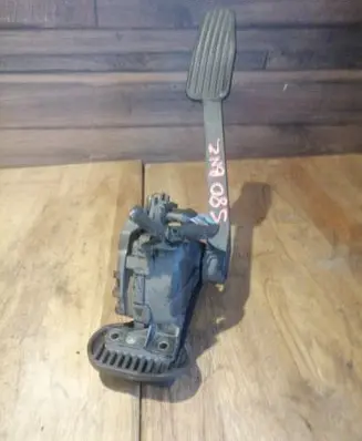 Volvo S80 Accelerator throttle pedal 9496822