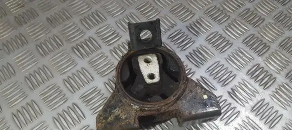 Engine mount bracket