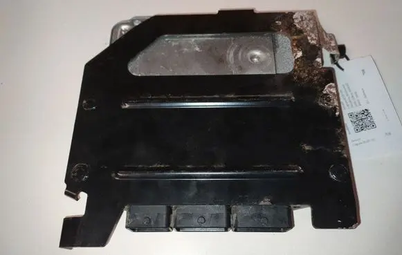 Renault Laguna III Engine control unit/module 0281015323 8200726880