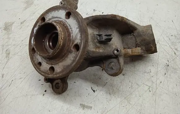 Volvo V70 Front wheel hub