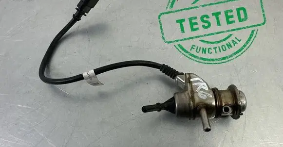 Volkswagen Touareg III AdBlue injector 0444025082 4G0131113E